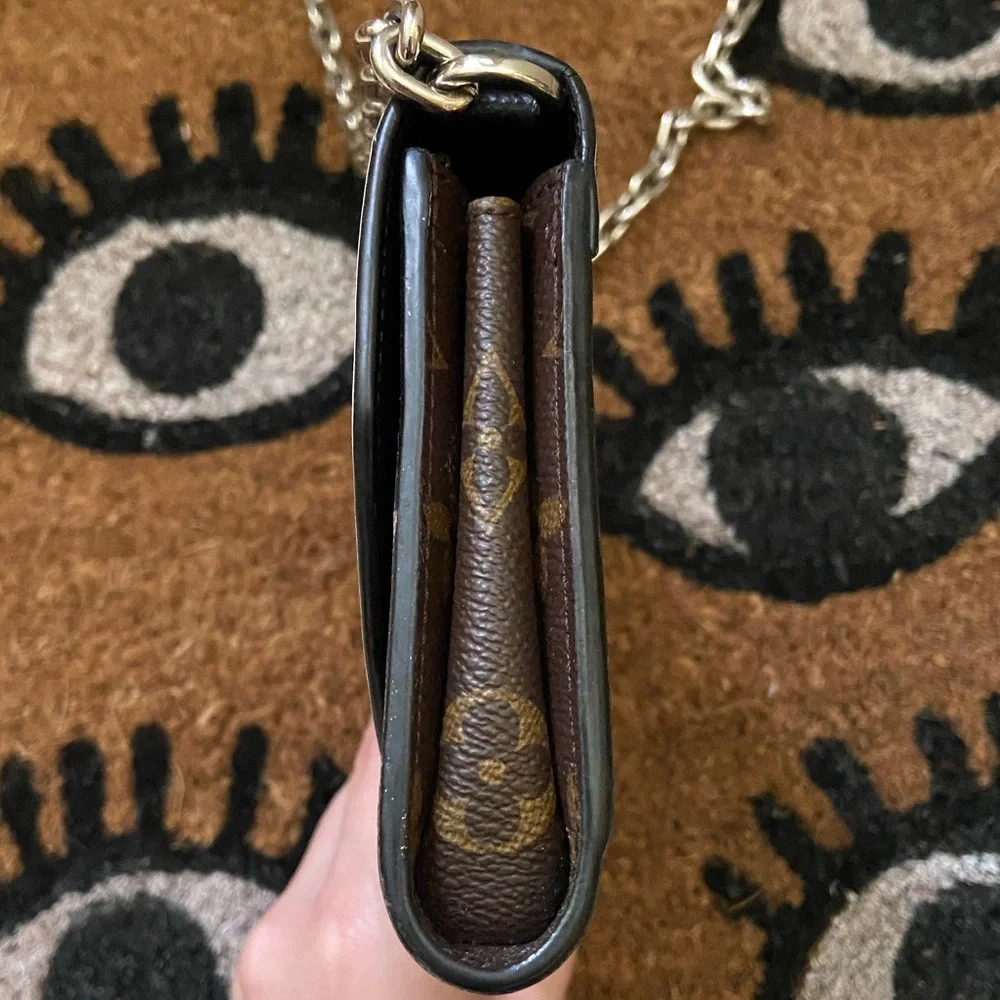 Louis Vuitton Limited Edition Kabuki Chain Wallet - Picture 9 of 16